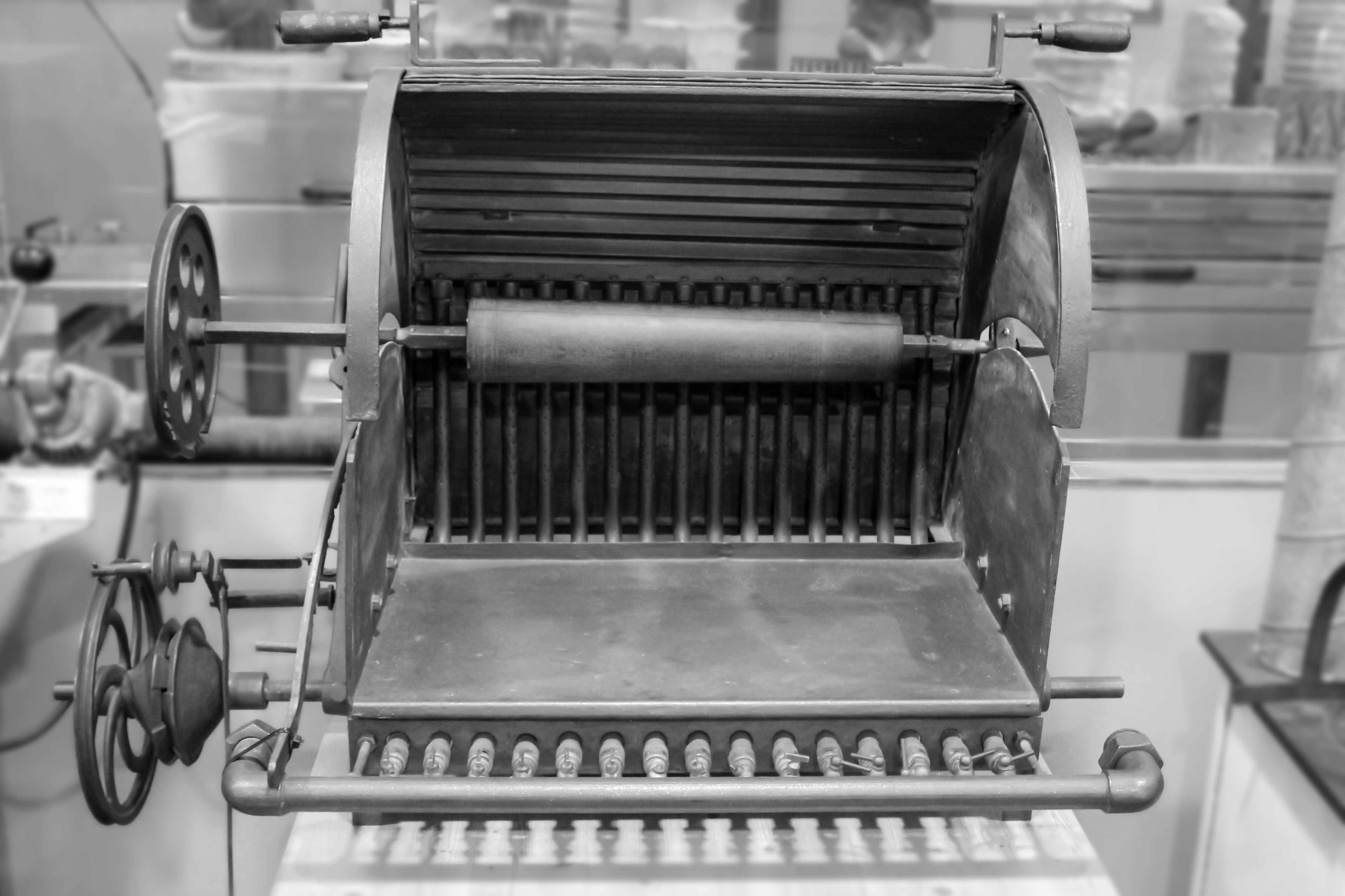First automatic machine